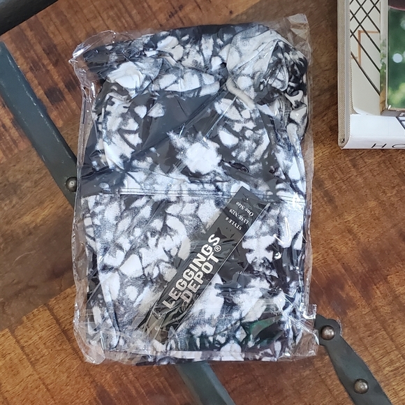 🖤 FINAL MARKDOWN - High Waistband Yoga Leggings 🖤 - Picture 6 of 13